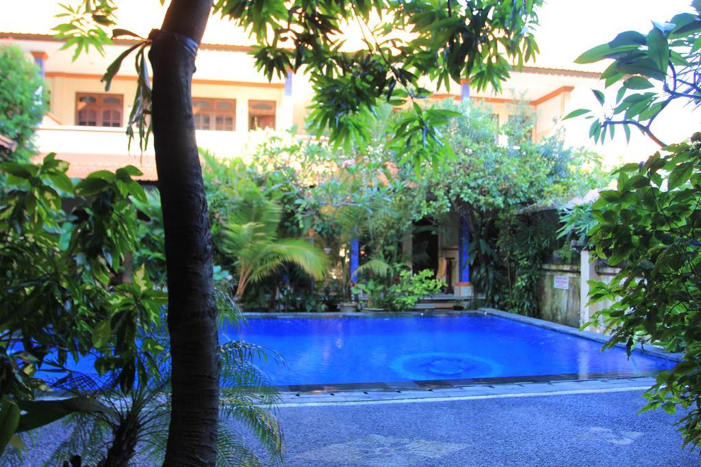 Cempaka 3 Losmen Hotel Kuta  Exterior photo