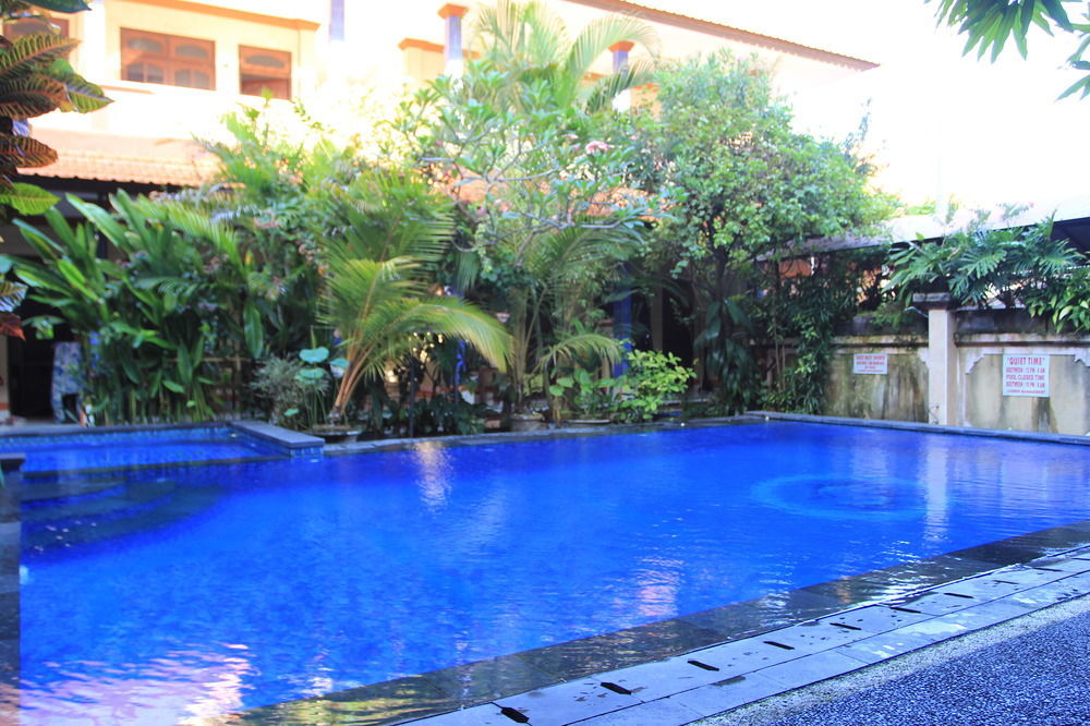 Cempaka 3 Losmen Hotel Kuta  Exterior photo